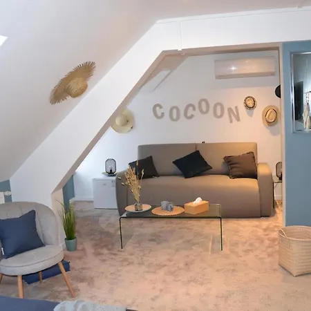 Couette-café L'auberge De Vauclair 2*