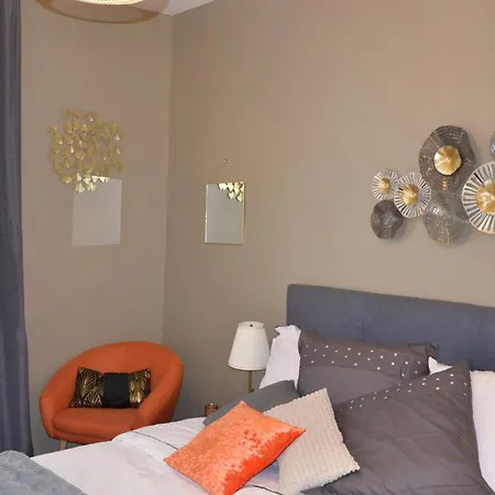 Couette-café L'auberge De Vauclair 2*