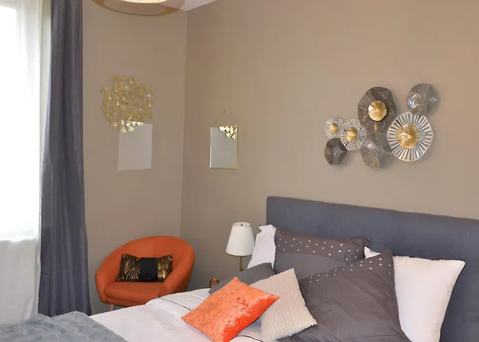 Couette-café L'auberge De Vauclair 3*